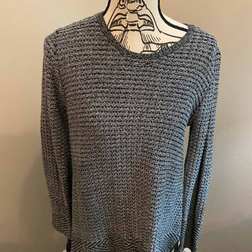 Long sleeve sweatshirt